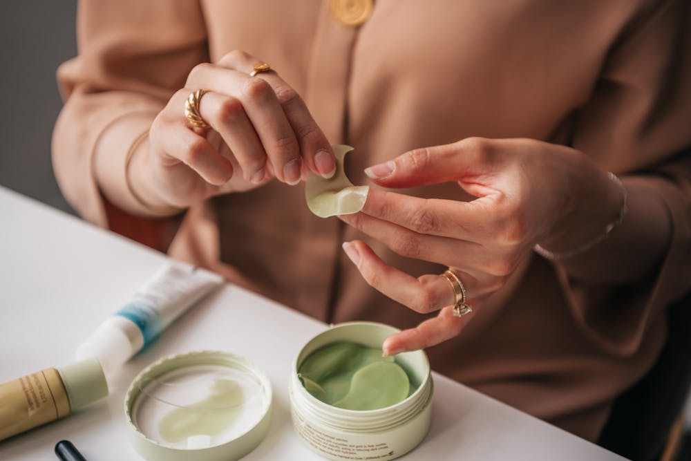 woman preparing her eye care routine